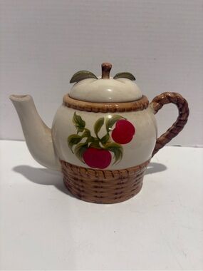 ALCO Industries Ceramic Teapot 3 Cup Capacity Apple and Basket Weave Pattern